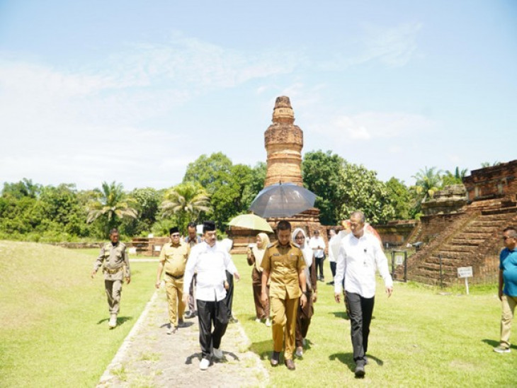 Bupati Kampar Ajak Rombongan Kantor Staf Presiden Tinjau Candi Muara Takus