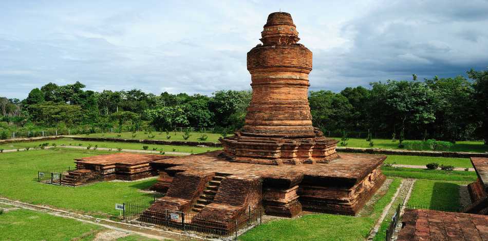 CANDI MUARA TAKUS